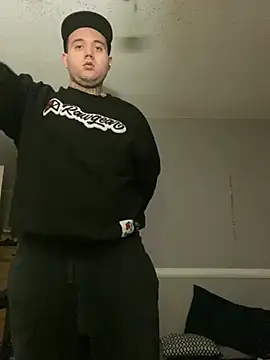 Snapshot of 817raul chatting on 12/15/24, 08:52 817raul online show from 12/15/24, 08:52