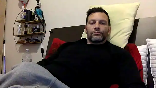 Snapshot of goroasroma90 chatting on 04/13/26, 05:51 goroasroma90 online show from 04/13/26, 05:51