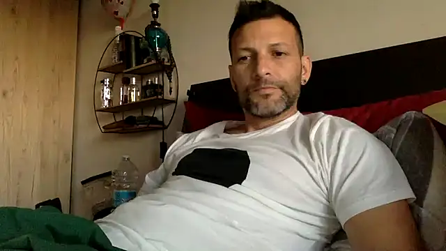 Snapshot of goroasroma90 chatting on 04/23/26, 05:59 goroasroma90 online show from 04/23/26, 05:59
