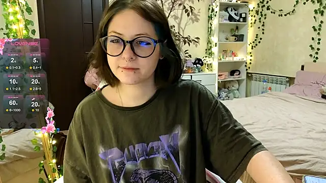 lily noris online show from 12/14/24, 01:17