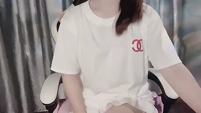 Snapshot of _Ely_ chatting on 03/20/25, 03:58 Ely online show from 03/20/25, 03:58