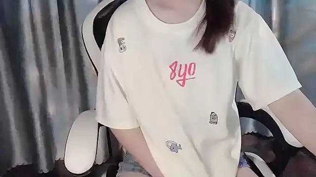 Snapshot of _Ely_ chatting on 03/22/25, 11:32 Ely online show from 03/22/25, 11:32