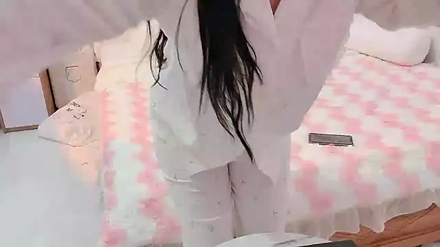 Snapshot of _Ely_ chatting on 09/16/25, 01:45 Ely online show from 09/16/25, 01:45