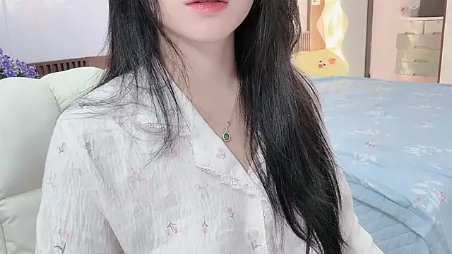 Snapshot of _Ely_ chatting on 10/29/25, 03:36 Ely online show from 10/29/25, 03:36