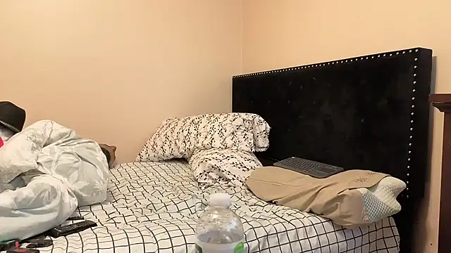 hailzeffn online show from 10/22/25, 07:13