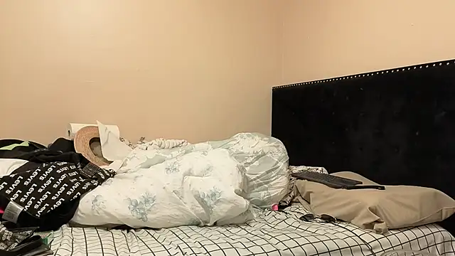 hailzeffn online show from 10/26/25, 10:21