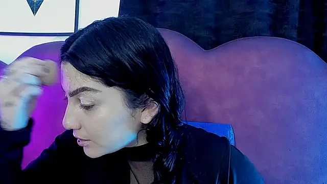 Snapshot of sophy_rock chatting on 06/08/26, 02:17 sophy rock online show from 06/08/26, 02:17