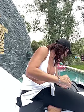 therealbeverlycious online show from 02/24/26, 10:08