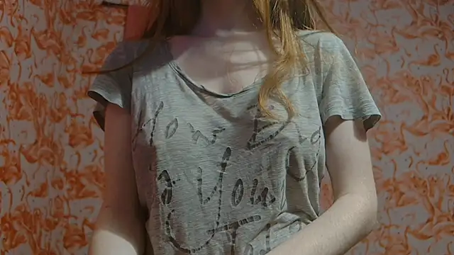 strawberrysmoothie online show from 02/13/25, 12:35