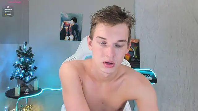 Snapshot of 4ever_dude chatting on 12/25/24, 03:18 4ever dude online show from 12/25/24, 03:18