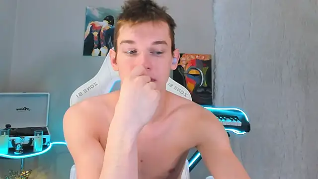 Snapshot of 4ever_dude chatting on 02/12/25, 05:05 4ever dude online show from 02/12/25, 05:05