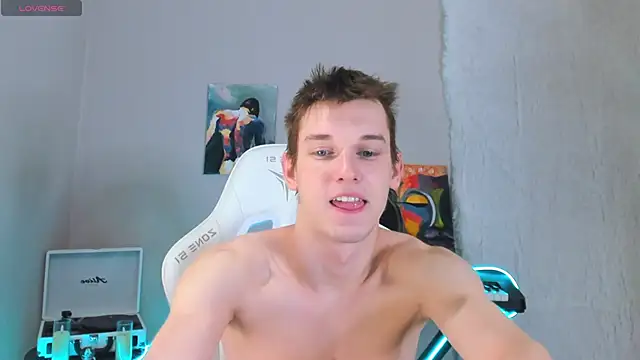 Snapshot of 4ever_dude chatting on 02/23/25, 05:01 4ever dude online show from 02/23/25, 05:01