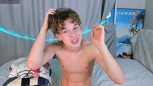 Snapshot of 4ever_dude chatting on 09/24/25, 06:17 4ever dude online show from 09/24/25, 06:17