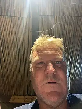 Snapshot of sexycouple109 chatting on 12/27/24, 12:29 sexycouple109 online show from 12/27/24, 12:29