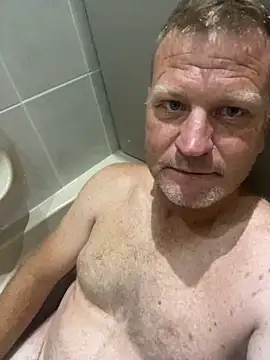 Snapshot of sexycouple109 chatting on 01/17/25, 03:32 sexycouple109 online show from 01/17/25, 03:32