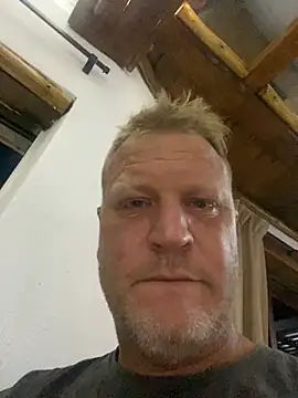 Snapshot of sexycouple109 chatting on 01/18/25, 08:19 sexycouple109 online show from 01/18/25, 08:19