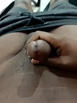 Snapshot of cooljohny22892 chatting on 03/17/25, 07:37 cooljohny22892 online show from 03/17/25, 07:37