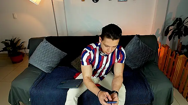 Snapshot of Baxter_Dex chatting on 03/14/25, 11:43 Baxter Dex online show from 03/14/25, 11:43