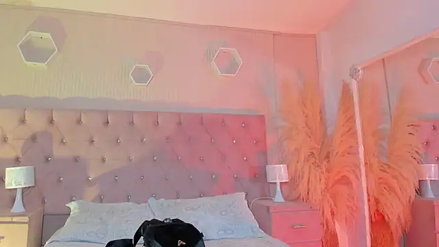 Agathaargent  online show from 12/21/25, 04:19