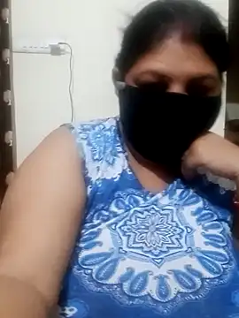 Snapshot of Shoni__ chatting on 12/02/24, 05:15 Shoni online show from 12/02/24, 05:15