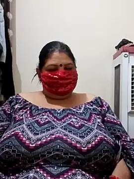 Snapshot of Shoni__ chatting on 12/19/24, 07:18 Shoni online show from 12/19/24, 07:18