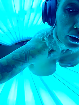 Snapshot of Ninasweden chatting on 03/15/25, 08:43 Ninasweden online show from 03/15/25, 08:43