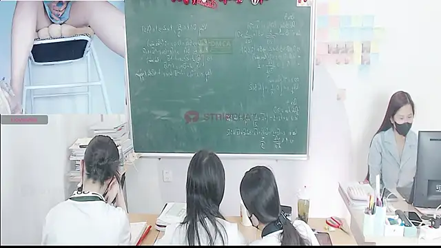 Snapshot of _Math_ chatting on 12/22/25, 07:05 Math online show from 12/22/25, 07:05