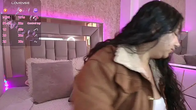 Snapshot of Miaa_Smiith1 chatting on 01/08/25, 11:43 Miaa Smiith1 online show from 01/08/25, 11:43