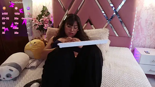 Snapshot of Miaa_Smiith1 chatting on 03/08/25, 03:24 Miaa Smiith1 online show from 03/08/25, 03:24