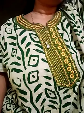 Snapshot of Jaanu_Jaanvi chatting on 11/08/25, 08:18 Jaanu Jaanvi online show from 11/08/25, 08:18