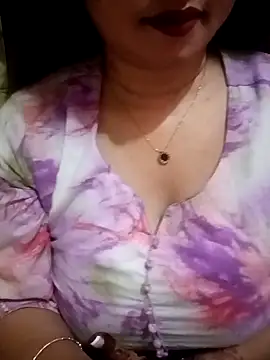 Snapshot of Jaanu_Jaanvi chatting on 12/15/25, 08:13 Jaanu Jaanvi online show from 12/15/25, 08:13