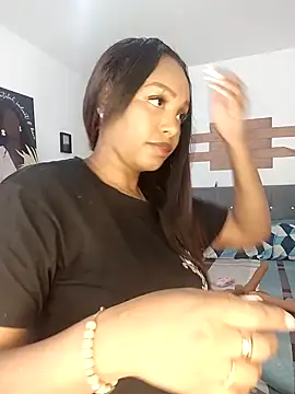 Snapshot of kitty__blackgl chatting on 01/14/25, 11:53 kitty blackgl online show from 01/14/25, 11:53