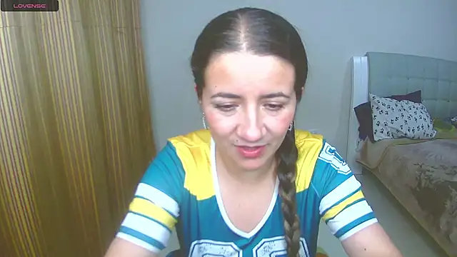 Snapshot of Dayanna_Smitt chatting on 01/06/25, 12:48 Dayanna Smitt online show from 01/06/25, 12:48