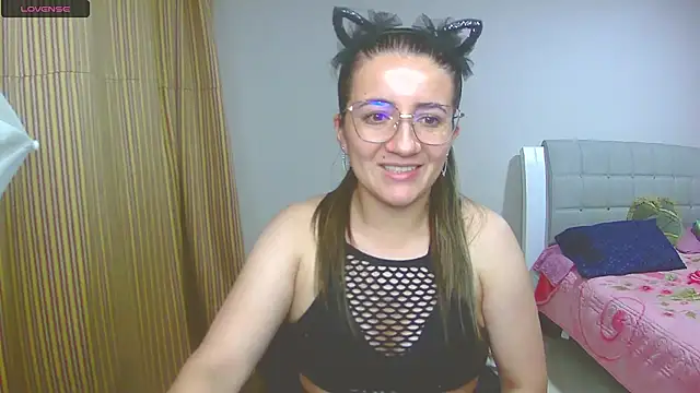 Snapshot of Dayanna_Smitt chatting on 02/26/25, 12:49 Dayanna Smitt online show from 02/26/25, 12:49