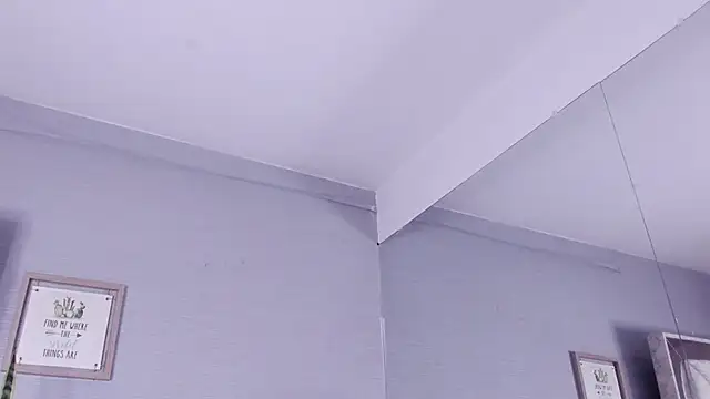 Sara Greey online show from 03/04/25, 03:48