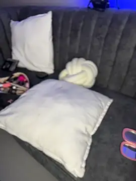 Snapshot of GabriellaFerrer chatting on 12/18/25, 10:10 GabriellaFerrer online show from 12/18/25, 10:10