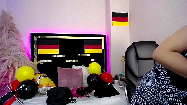 Moon Water   online show from 10/02/25, 11:50