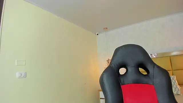 LARSONMIA online show from 09/11/25, 12:16