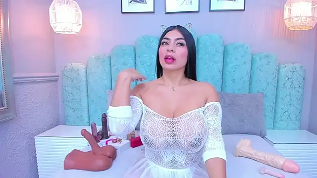 Snapshot of Sara_Vanegas chatting on 03/05/25, 03:29 Sara Vanegas online show from 03/05/25, 03:29