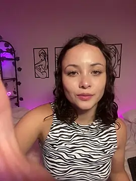 Snapshot of Megan_Rodrigo chatting on 01/27/25, 01:26 Megan Rodrigo online show from 01/27/25, 01:26