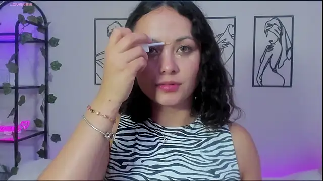 Snapshot of Megan_Rodrigo chatting on 02/06/25, 07:40 Megan Rodrigo online show from 02/06/25, 07:40