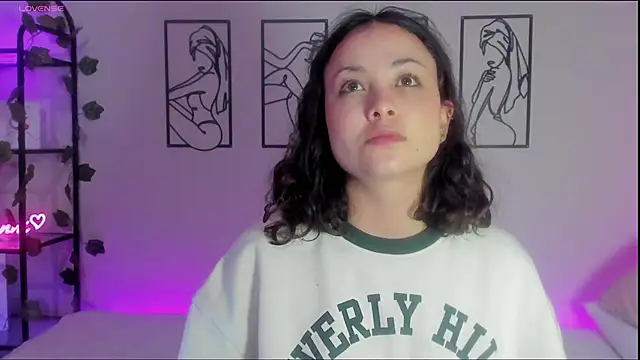 Snapshot of Megan_Rodrigo chatting on 02/09/25, 03:11 Megan Rodrigo online show from 02/09/25, 03:11