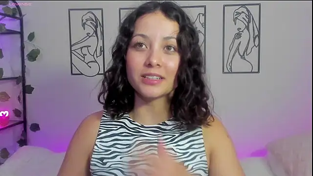 Snapshot of Megan_Rodrigo chatting on 02/13/25, 11:04 Megan Rodrigo online show from 02/13/25, 11:04