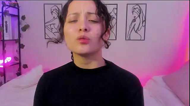 Snapshot of Megan_Rodrigo chatting on 02/15/25, 10:10 Megan Rodrigo online show from 02/15/25, 10:10