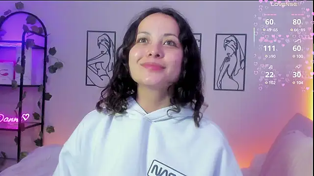 Snapshot of Megan_Rodrigo chatting on 02/17/25, 06:59 Megan Rodrigo online show from 02/17/25, 06:59