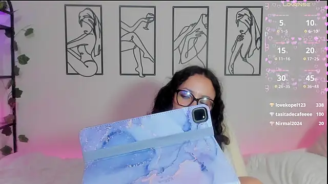 Snapshot of Megan_Rodrigo chatting on 02/27/25, 11:37 Megan Rodrigo online show from 02/27/25, 11:37