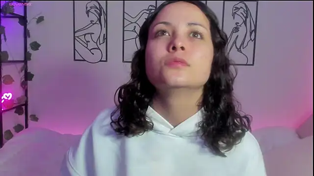 Snapshot of Megan_Rodrigo chatting on 02/28/25, 07:35 Megan Rodrigo online show from 02/28/25, 07:35