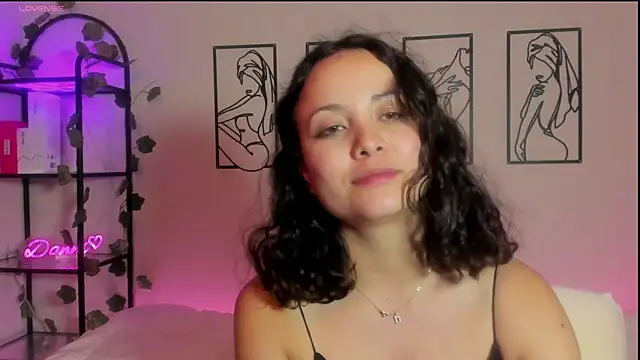 Snapshot of Megan_Rodrigo chatting on 03/03/25, 01:31 Megan Rodrigo online show from 03/03/25, 01:31