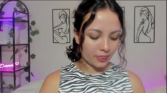 Snapshot of Megan_Rodrigo chatting on 03/15/25, 09:16 Megan Rodrigo online show from 03/15/25, 09:16