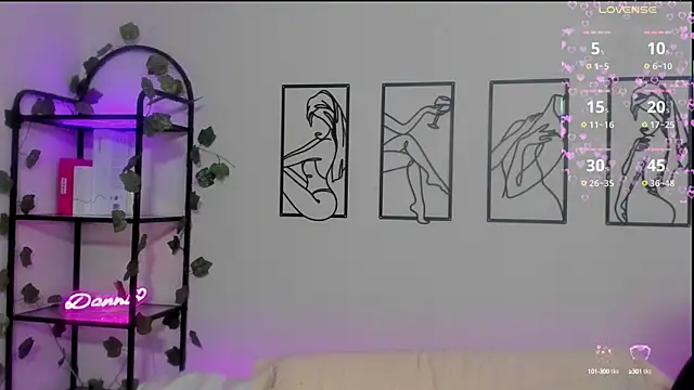 Snapshot of Megan_Rodrigo chatting on 03/17/25, 07:04 Megan Rodrigo online show from 03/17/25, 07:04